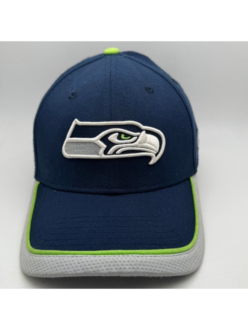 Seattle Seahawks Hat Cap Small-Medium NFL New Era 39Thirty Flex Fit Blue Grey